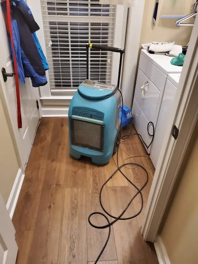 Commercial dehumidifier deployed for Crawl Space Restoration in Louisville